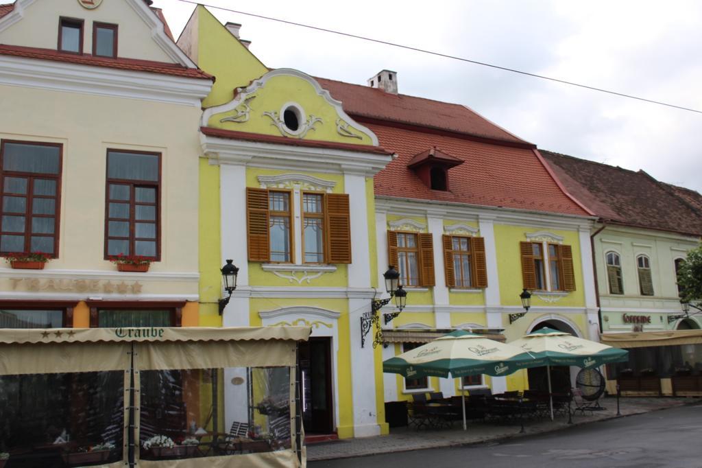Ferdinand Apartments Медиаш Экстерьер фото